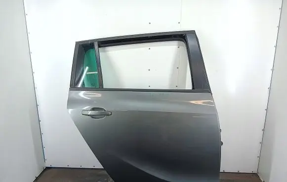Opel Zafira C Rear door