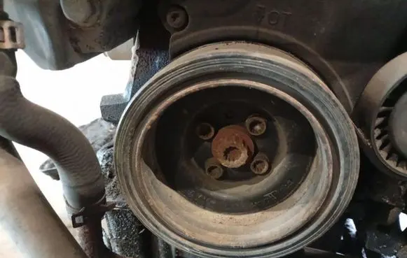 Volkswagen Cross Polo Crankshaft pulley