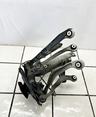 Mercedes-Benz S W222 Rear wheel hub spindle/knuckle A2220306