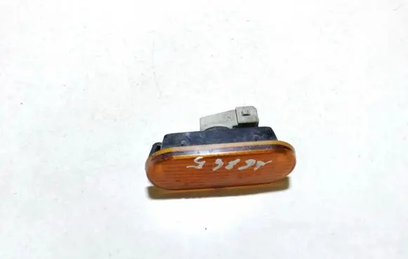 Volkswagen PASSAT B4 Front fender indicator light 3a0949117