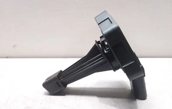 Skoda Octavia Mk2 (1Z) Oil level sensor 03C907660M