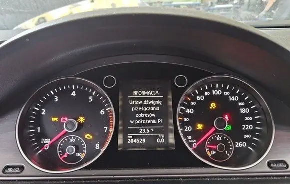 Speedometer (instrument cluster)