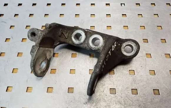 Mitsubishi ASX Engine mounting bracket