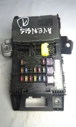 Toyota Avensis T220 Fuse box set 8264105011