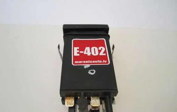 Volkswagen PASSAT B5 Windscreen/window heater switch 3B0959621E