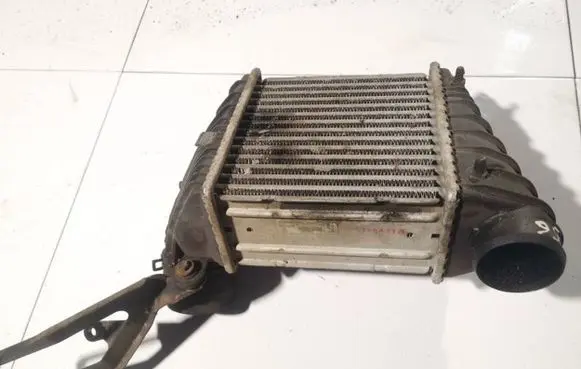 Skoda Octavia Mk1 (1U) Intercooler radiator 862328x 1j0145803