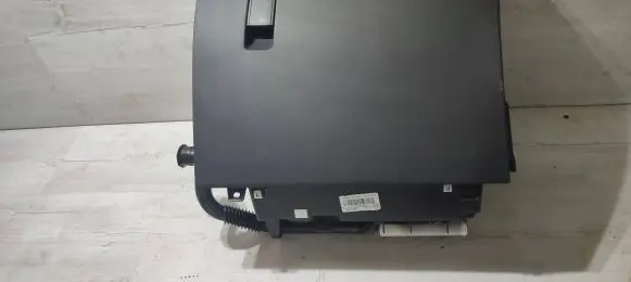 Peugeot 508 II Glove box