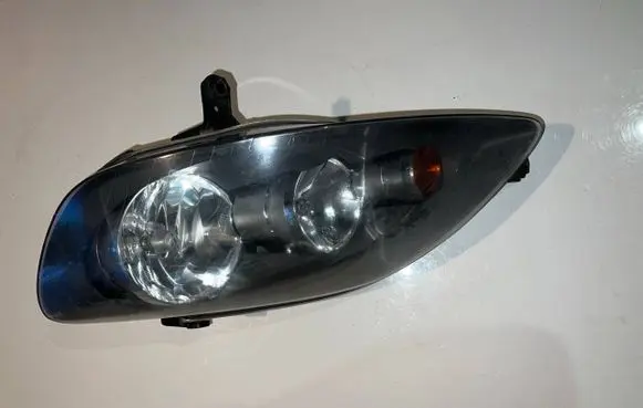 Volkswagen Golf Plus Headlight/headlamp 5M1941005B 1EE24701301