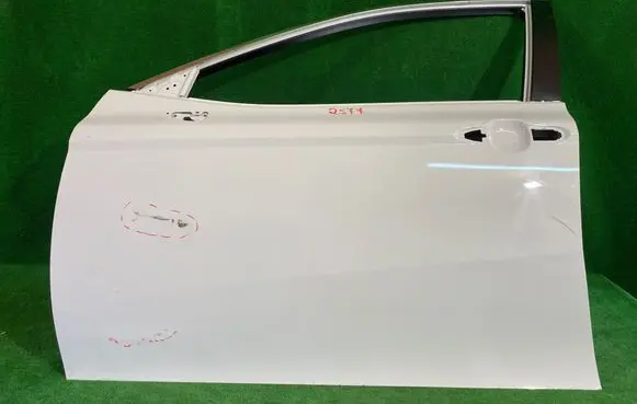 Toyota Camry VIII XV70 Front door