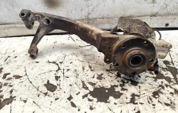 Audi A6 S6 C5 4B Front wheel hub