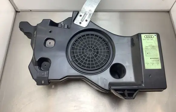 Audi A3 S3 8P Subwoofer speaker 8P4035382