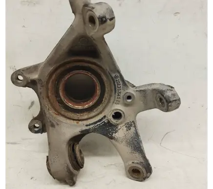 Mercedes-Benz 190 W201 Rear wheel hub spindle/knuckle 2013574605 2023509408 2013502032