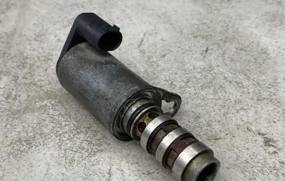 Volvo V70 Camshaft vanos timing valve 31216221