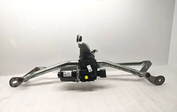 BMW X5 G05 Front wiper linkage and motor 988051701 8739979