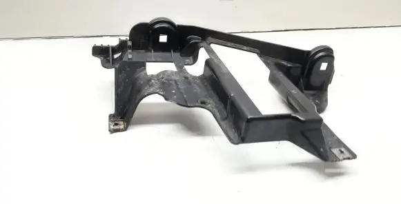 Headlight/headlamp mounting bracket
