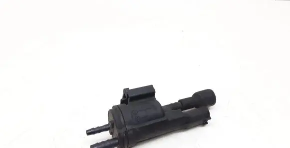 Mercedes-Benz E W212 Vacuum valve 0025401497