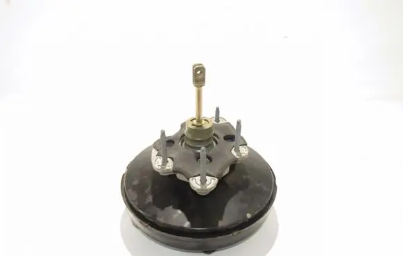 Renault Clio III Brake booster 8200249245