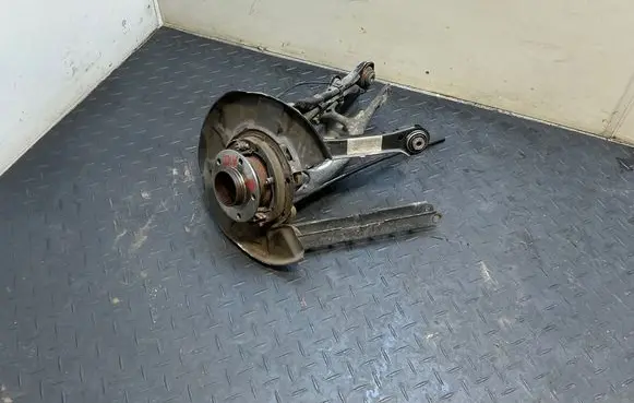 BMW 3 E90 E91 Rear wheel hub spindle/knuckle 6783668