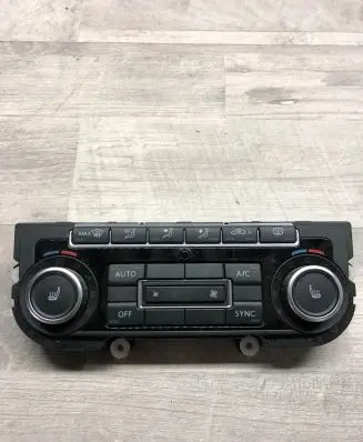 Volkswagen Tiguan Climate control unit 5K0907044GK 5HB00974691