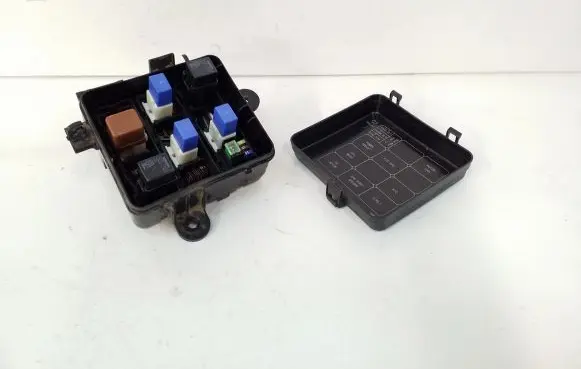 Nissan Leaf I (ZE0) Fuse box set 243843NA0A 7154745130