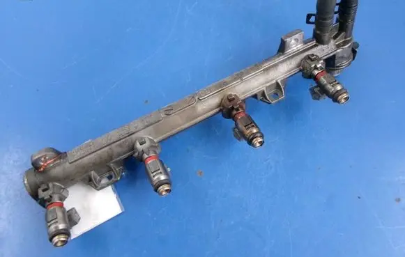 Seat Leon (1M) Fuel main line pipe 036133319B
