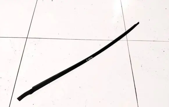 Skoda Superb B5 (3U) Front door glass trim molding 3b0854328c