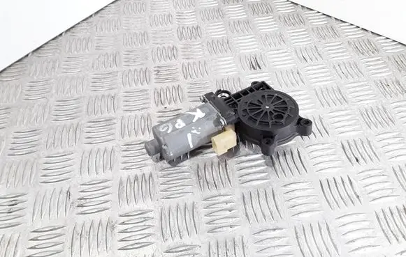 Volvo XC90 Rear door window regulator motor 0130821777