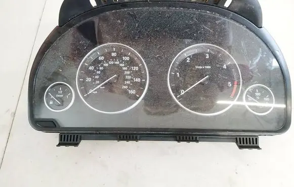 BMW 5 F10 F11 Speedometer (instrument cluster) 924934701