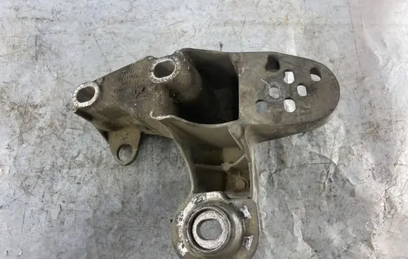 Audi A6 S6 C5 4B Engine mounting bracket 4B0199351B 4B0199351