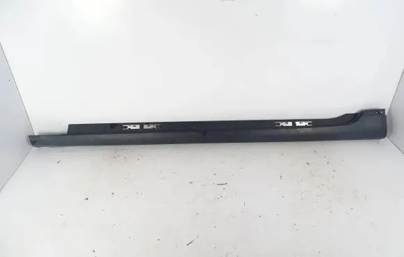 Foot area side trim