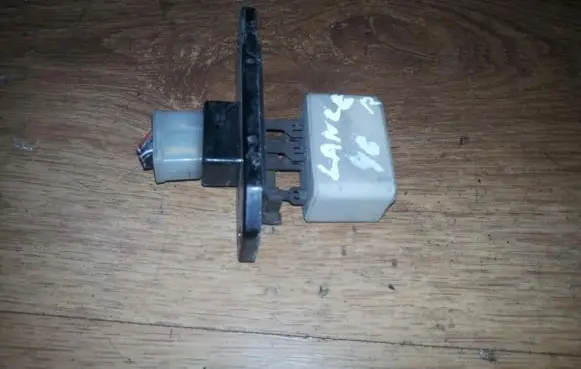 Mitsubishi Lancer Heater blower motor/fan resistor 2r0852