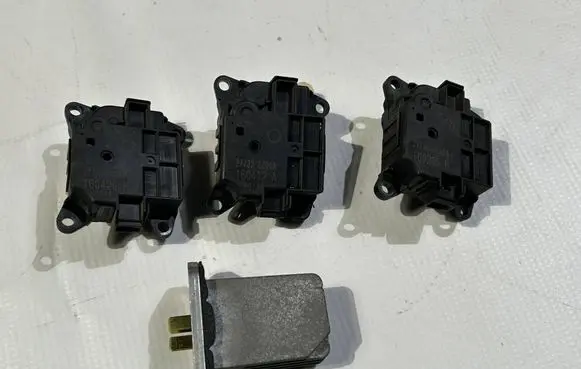 Nissan Titan Air flap motor/actuator 2773133b0a 27732ez00a 277303ka0a