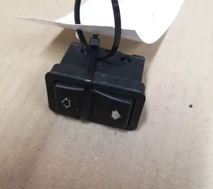 BMW 5 E39 Electric window control switch 8368974