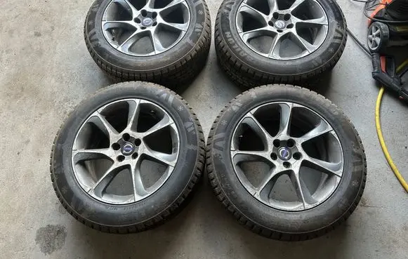 Volvo XC60 R18 alloy rim 31408409