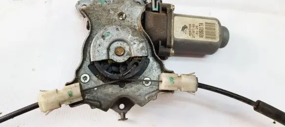 Nissan Primera Front door window regulator motor 400601t4