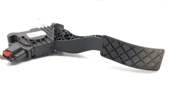 Volkswagen PASSAT B8 Accelerator throttle pedal 5Q1723503H