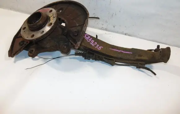 Volkswagen Touareg I Front wheel hub spindle knuckle 7L6407258A 7H0498611