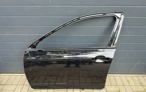 Volkswagen PASSAT B8 Front door 3G0831311L