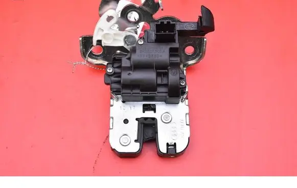 Seat Toledo I (1L) Tailgate/trunk/boot lock/catch/latch 8R0827505A