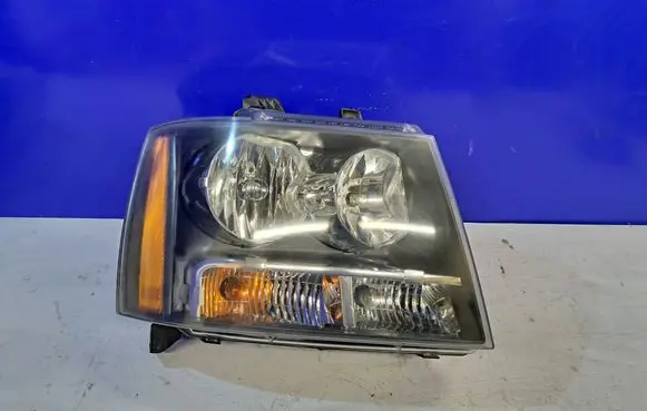 Chevrolet Tahoe Headlight/headlamp 15882878