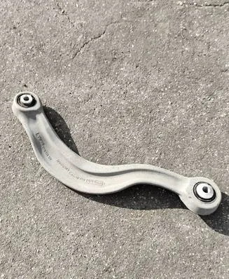 Rear control arm