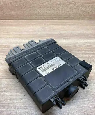 Volkswagen PASSAT B4 Engine control unit/module ECU 028906021B 0281001172 173