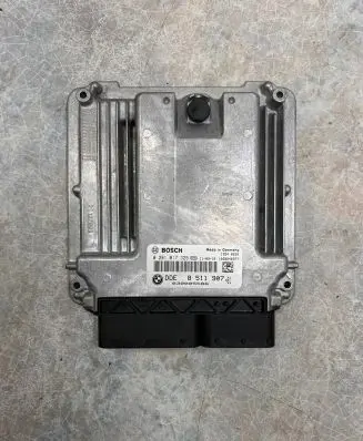 BMW 5 F10 F11 Engine control unit/module 8511907 8577835 0281017325