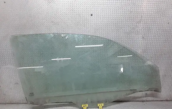 Nissan Micra Front door window/glass (coupe) 
