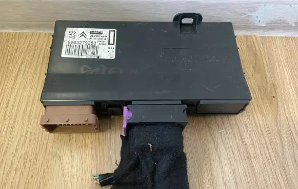 Citroen C6 Seat control module 9663279280 MSZ9B5MASK