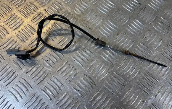 Mercedes-Benz A W176 Exhaust gas temperature sensor 226401632R 09T220881