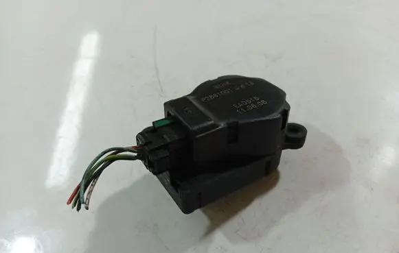 Citroen C5 Air flap motor/actuator P2861001U