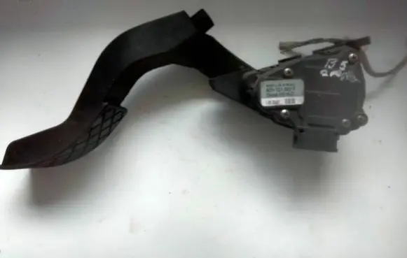 Audi A4 S4 B5 8D Accelerator throttle pedal 8D1721523F 6PV00837603