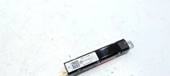 Volkswagen PASSAT B7 Aerial antenna amplifier 3AF035552