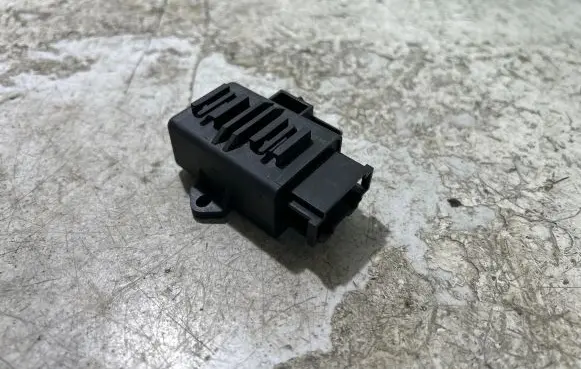 Volkswagen PASSAT B6 Other relay 1Z0959772B